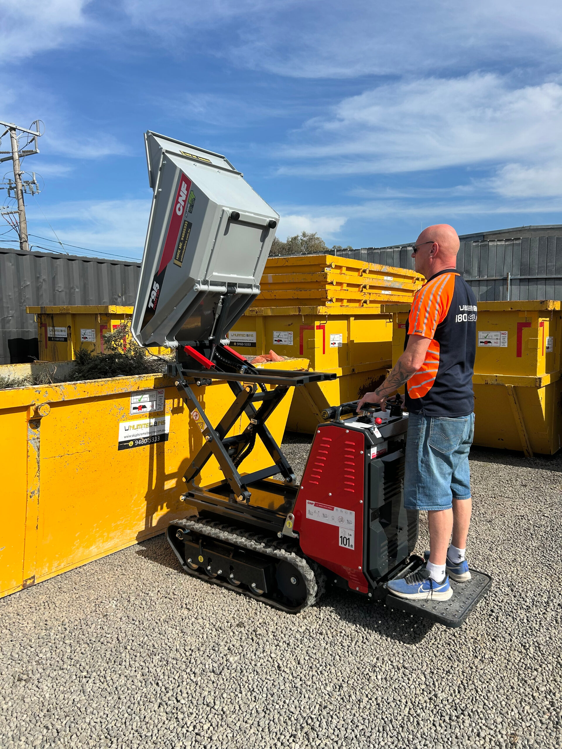 Dumper into skip